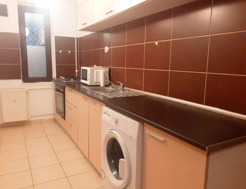 Drumul Taberei, Ghencea, semistradal, decomandata, parter, bloc reabilitat